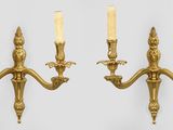 paire d'appliques murales antiques en laiton avec bougies sur chacune d'elles