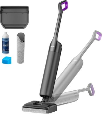 un gros plan d'un aspirateur sans fil avec un kit de nettoyage