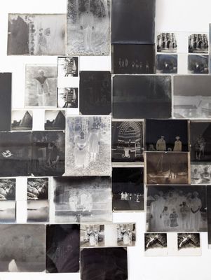 Lot de plaques photographiques comprenant environ 165 plaque…