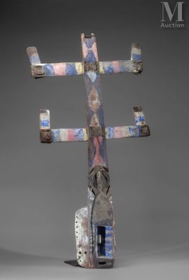 an image of a sculpture of a telephone pole on a gray background