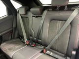 a seat belt in the back of a car