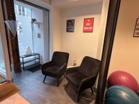 LOT DE MOBILIER et éléments de décoration comprenant :