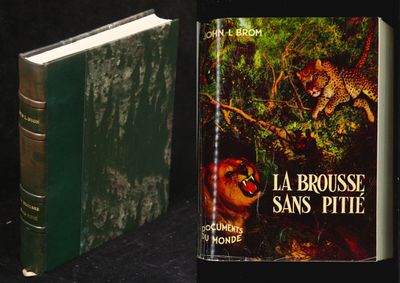deux livres posés l'un à côté de l'autre sur une table