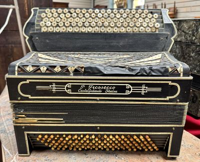 Accordéon PASCUALE FICOSECCO à Castelfidardo: Chromatique ; …