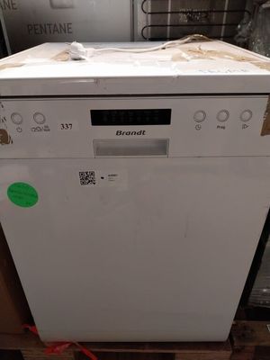 an image of a white dishwasher sitting on top of a wooden pallet