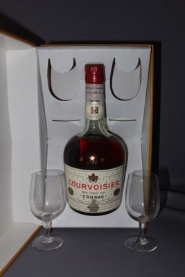 Coffret "Cognac COURVOISIER Luxe " avec 2 verres