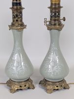 Paire d'anciennes lampes à pétrole en porcelaine céladon à d… (photo 4)