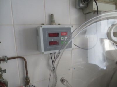 1 REFROIDISSEUR d'eau sans marque apparente se trouvant à l'étage - Photo 1