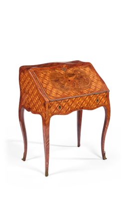 BUREAU DE PENTE, DIT DOS D'ANE, de forme galbée, en bois de placage, à