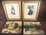 deux photos encadrées représentant des fruits et un vase posés sur une table
