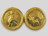 deux médaillons en or et en argent représentant un homme et une femme