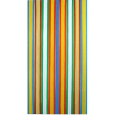 un gros plan sur une serviette rayée aux couleurs vives sur fond blanc