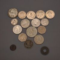 Lot de pièces étrangères et françaises en argent et alliage, types div