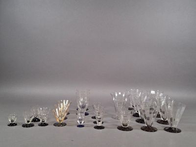 Ensemble de verres de style Art Déco. - Photo 1