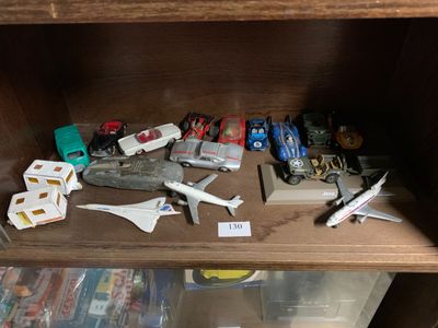 * Lot de véhicules et avions en réduction