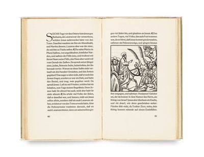 un livre ouvert avec le dessin d'un homme sur un cheval