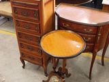 a lot of furniture that is sitting on the floor