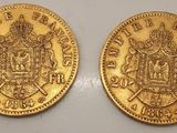 deux souverains d'or, dont l'un porte des armoiries et l'autre une couronne