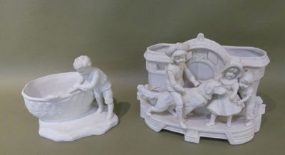 2 éléments décoratifs en biscuit, 18cm.