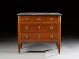 commode ancienne avec dessus en marbre et poignées en laiton