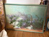 un tableau représentant un panier de lilas posé par terre