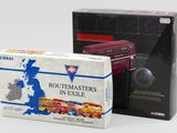 une boîte de Routemasters en Grande-Bretagne et une boîte de Routemasters en Grande-Bretagne