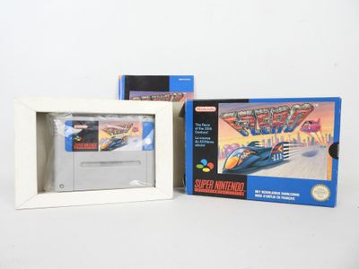 deux jeux Nintendo dans la boîte posée sur la table