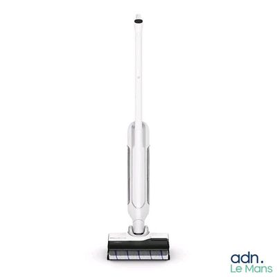 une image d'un aspirateur sur fond blanc
