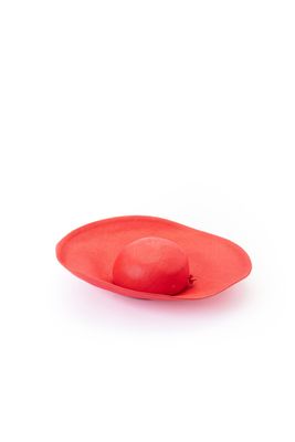 Jean PATOU - Capeline en paille lustrée rouge.