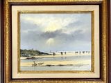 une peinture à l'huile représentant une scène de plage avec des personnes marchant sur le sable