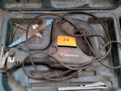 Scie sabre BOSCH GSA800PE filaire dans son coffret - Photo 1