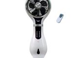 un ventilateur blanc et noir équipé d'une télécommande