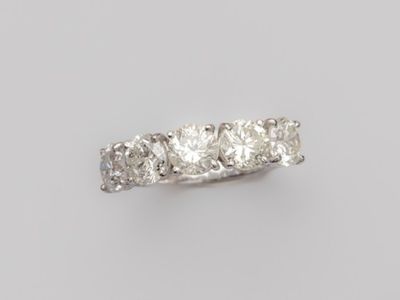 a three stone diamond ring