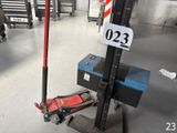 une photo d'un chariot élévateur sur lequel figure un numéro