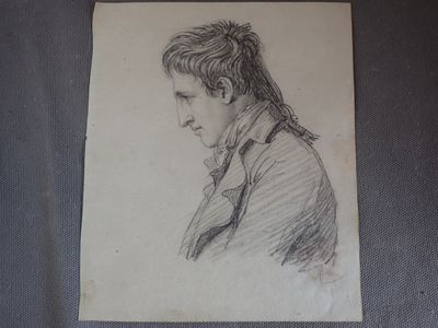 dessin au crayon représentant un homme portant une queue de cheval et une veste