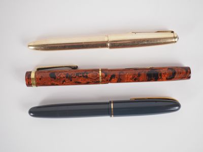 PARKER. Stylo plume (plume en or jaune 750). - Photo 1