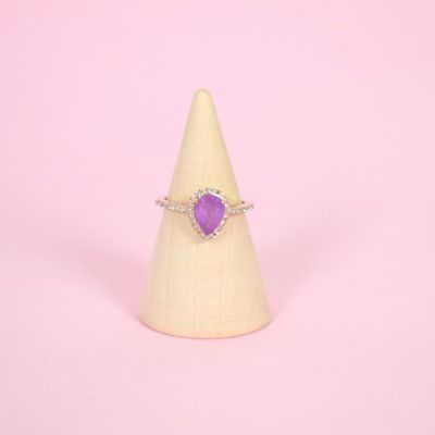 Bague en or rose 9K (375/oo), sertie d'un saphir rose taille…