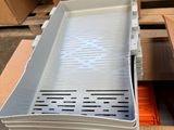 une boîte contenant une sorte de plastique