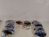 un objet en plastique posé sur une table