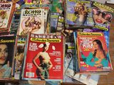 a lot of magazines that are on the table