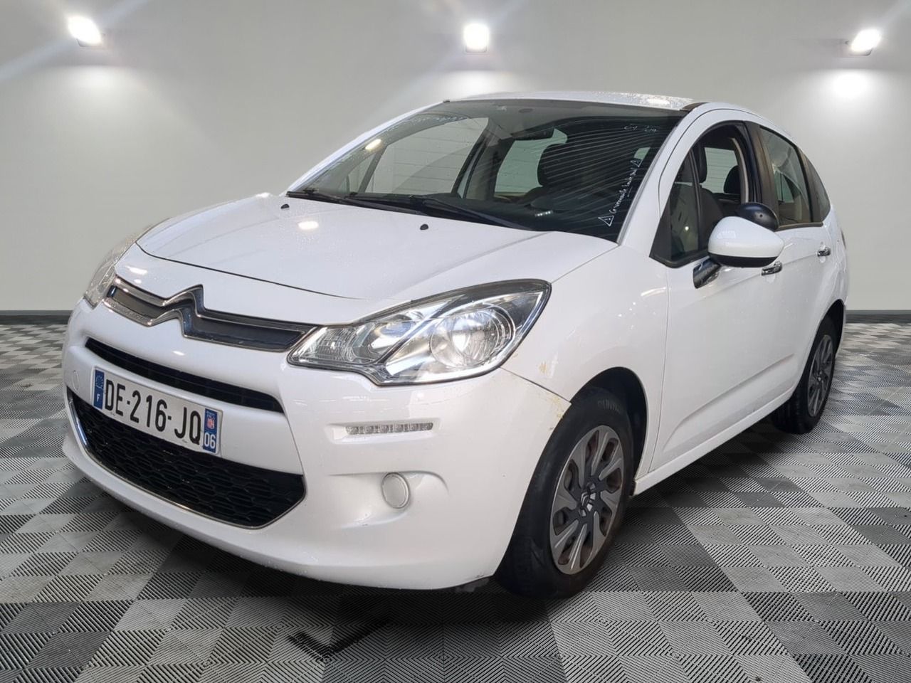 CITROEN - C3 VTI 68 PURETECH CONFORT - ES - Mise en service: 27/03/2014 - euro 5 Voyant moteur allumé Voyant service ...