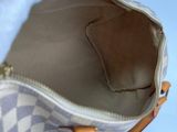 a handbag that is sitting on a table