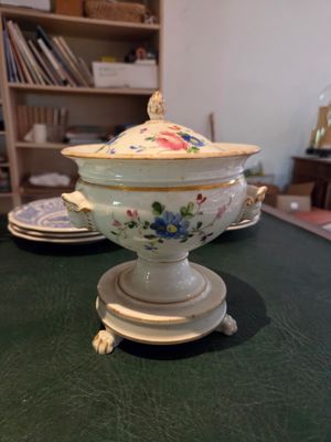 Confiturier en porcelaine de Paris, à motifs de petites fleu…