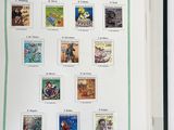 la photo d'un livre sur lequel sont apposés des timbres