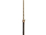 une lampe posée sur un pied, avec une ampoule au sommet