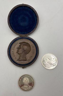 Ensemble de trois médailles commémoratives comprenant une Ch…
