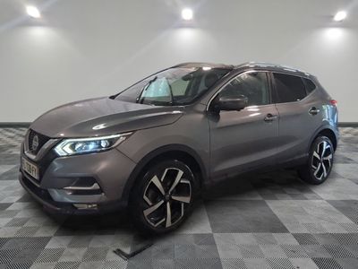 SUV Nissan QX Sport AWD 4 portes de 2018 à vendre à Edmonton ; ensembles de meubles de chambre à coucher noirs à vendre à Edmonton ; ensembles de meubles de chambre à coucher noirs à vendre