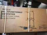une boîte en carton sur laquelle est dessiné un pylône électrique