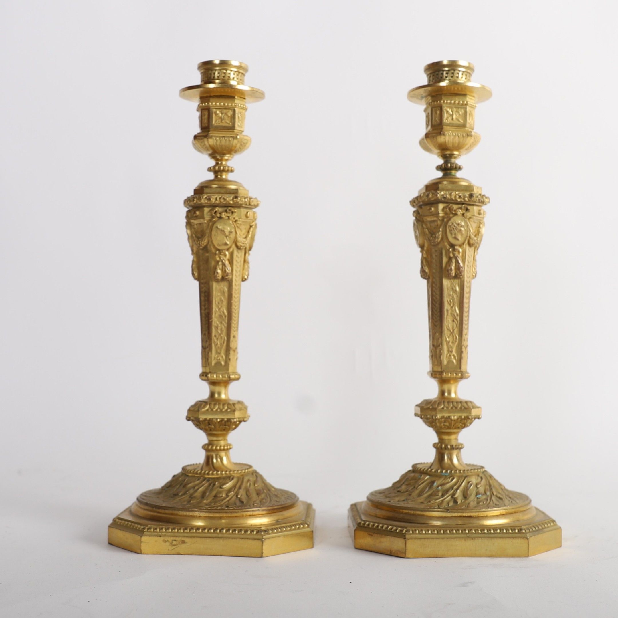 Objets d'art & Curiosités