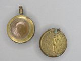 une paire de montres de poche plaquées or et une montre de poche plaquée bronze